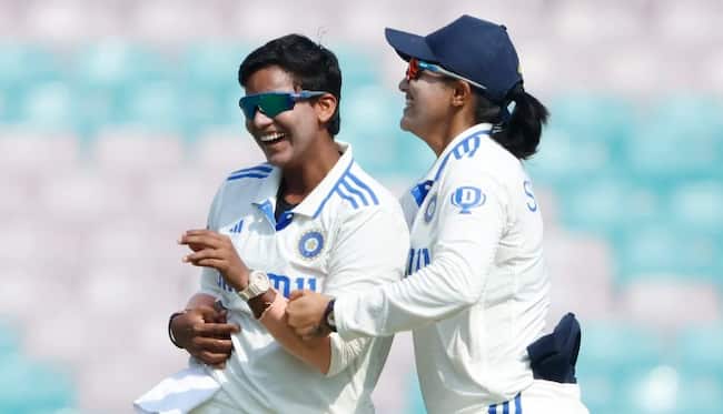 IND-W vs ENG-W | Deepti Sharma Picks Five Before Harman Extends India's Lead On Day 2
